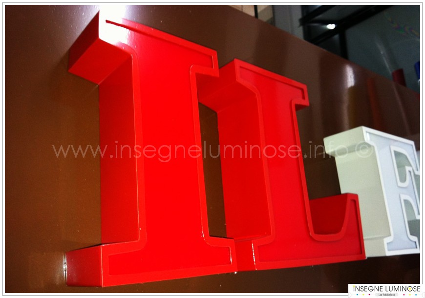 Insegne Luminose a LED Bari | Marino Insegne Luminose